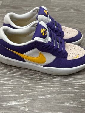Nike Low-Top Sneakers in Purple, Gold & White